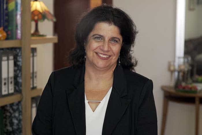 מיכל שלום — מנהלת חשבונות, יועצת מס ומגשרת עסקית